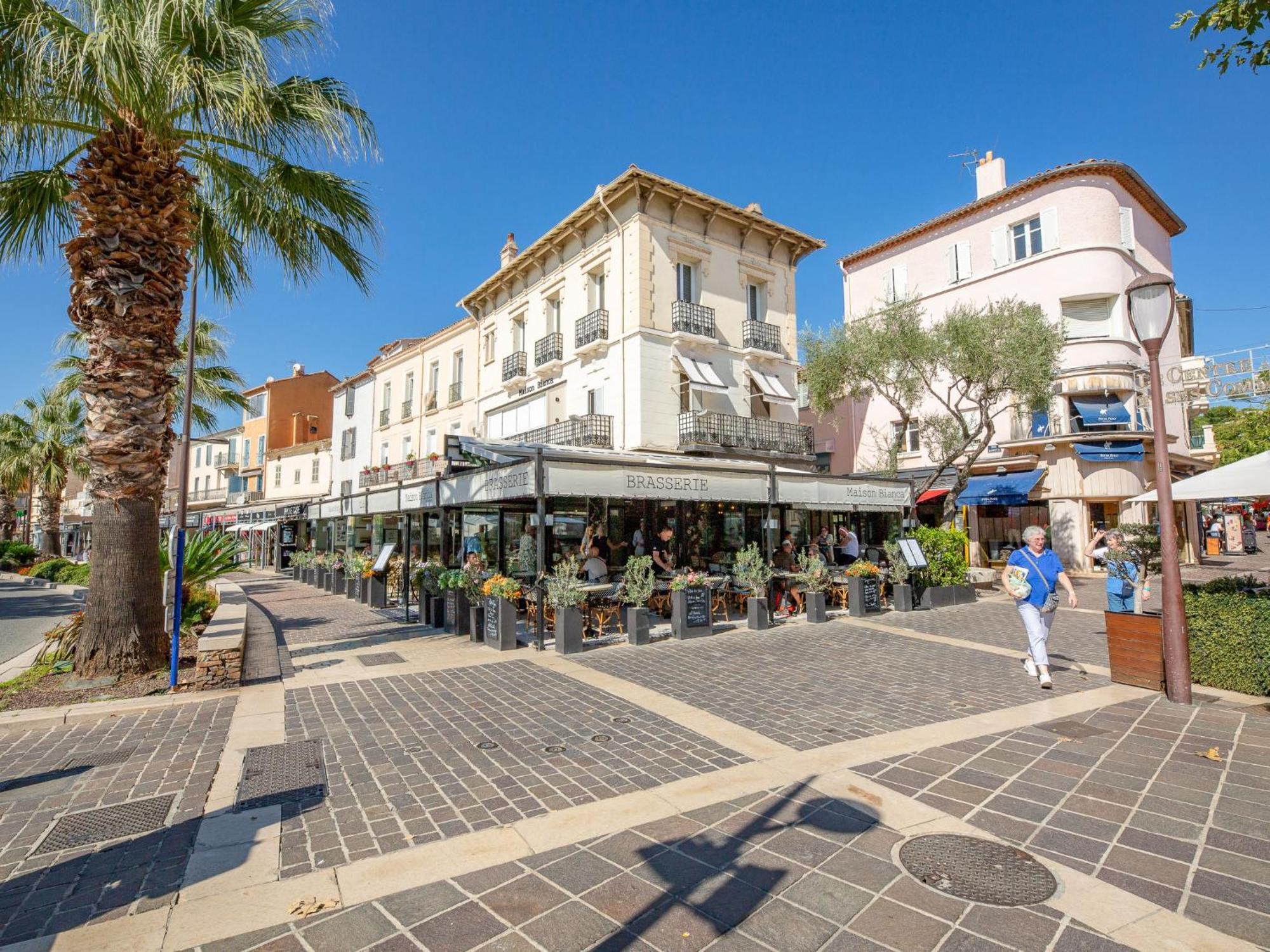 Studio Residence Azur By Interhome Sainte-Maxime Bagian luar foto